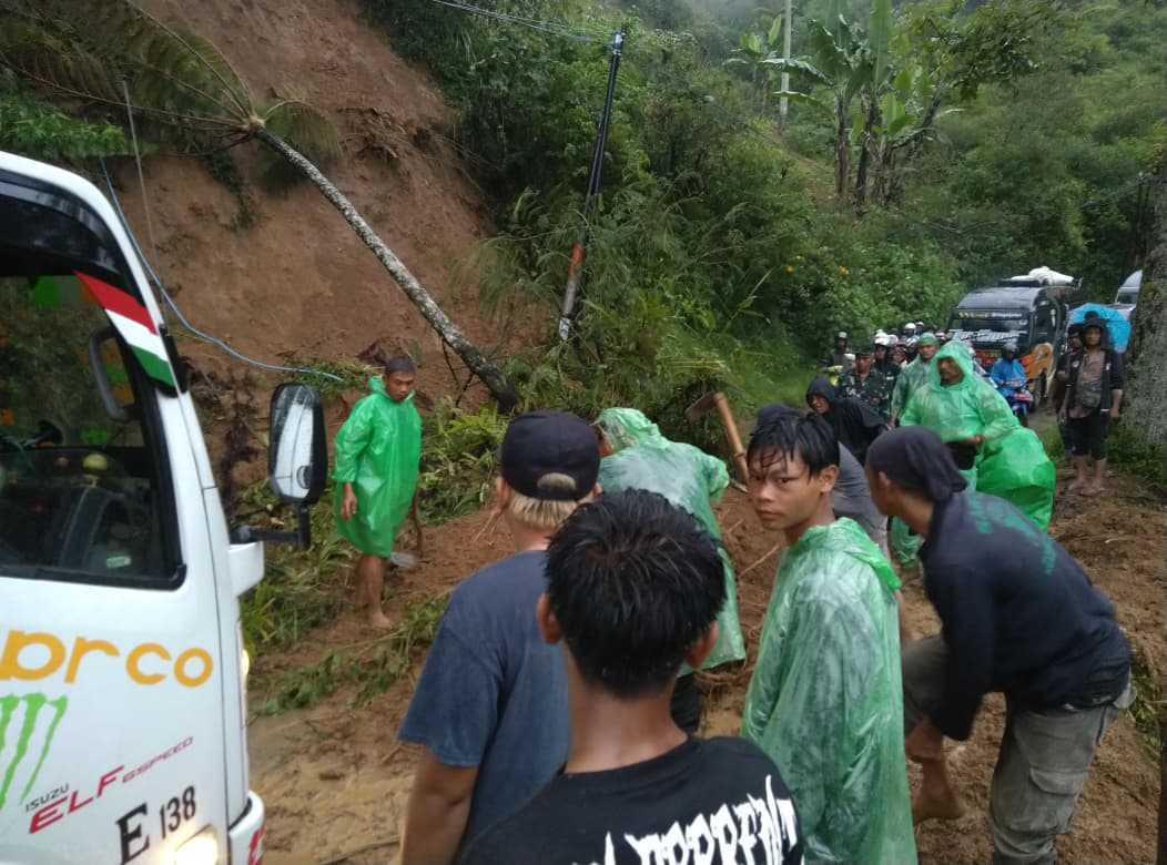 Banjir Bandang dan Longsor Melanda Garut, Puluhan Rumah dan Sekolah Terdampak
